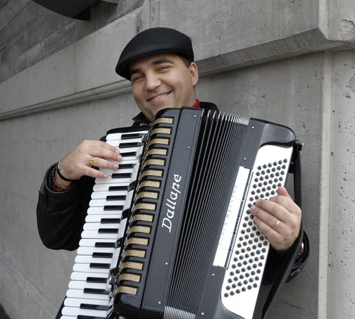 BAL AUX BALKANS